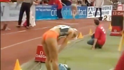 Güzel Tindra hamile masaj pornosu Frost parmaklar ona kedi